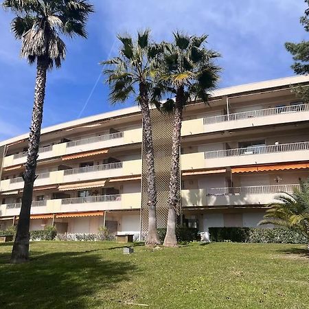 Appartement Avec Terrasse, Vue Jardin Et Piscine Antibes Bagian luar foto