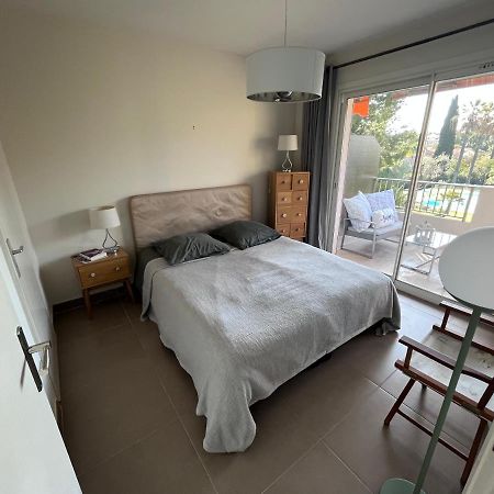 Appartement Avec Terrasse, Vue Jardin Et Piscine Antibes Bagian luar foto