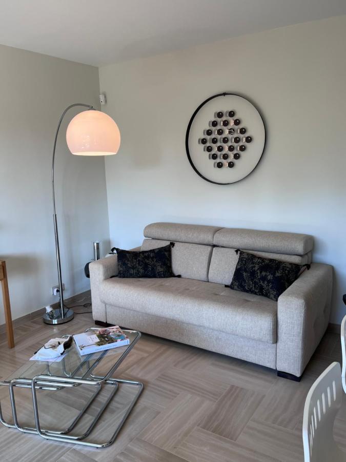 Appartement Avec Terrasse, Vue Jardin Et Piscine Antibes Bagian luar foto